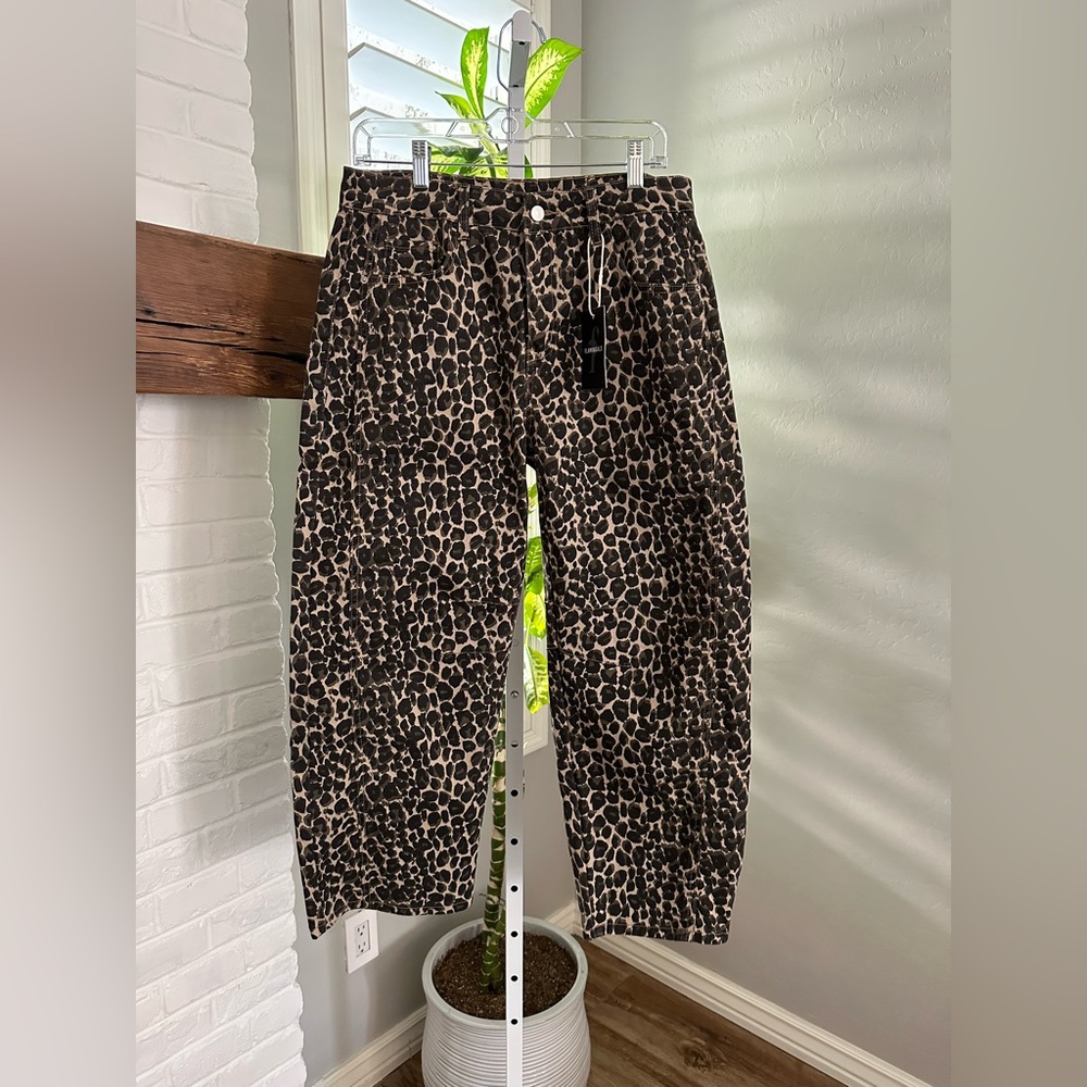 Flamingals Leopard Stitch Detail Mid Rise Barrel Leg Crop Jeans Size Large NWT - Picture 3 of 15